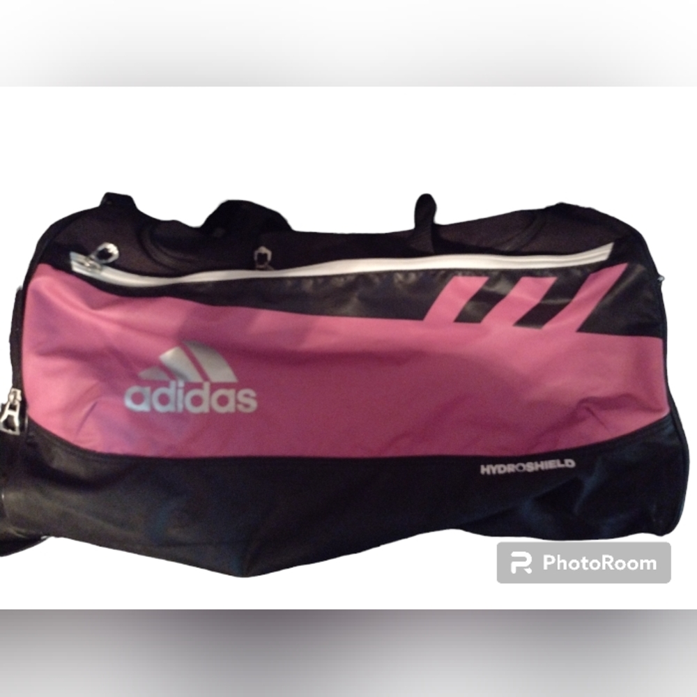 XL  ADIDAS Hydroshield duffle bag Gym Sports Hot Pink💓and black🖤 like New!
